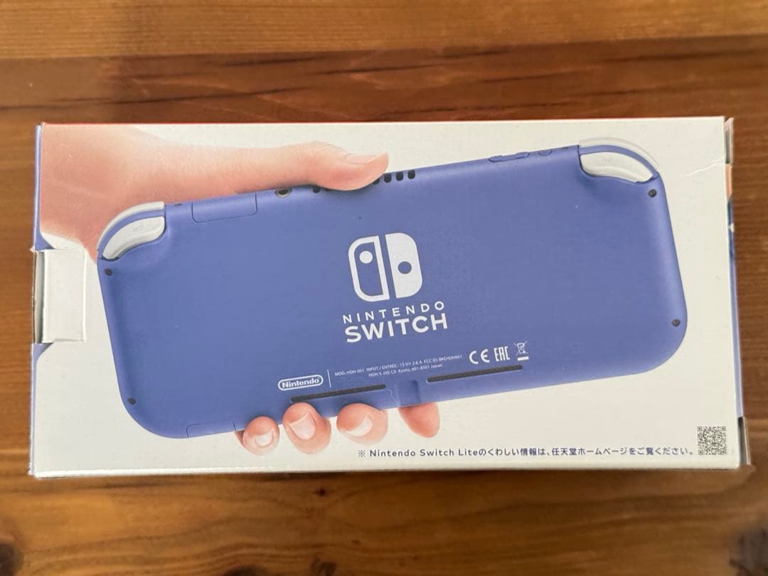Nintendo Switch Light 本体