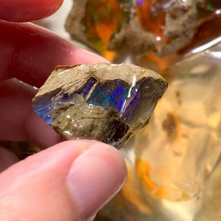 素朴で可愛いオパール原石56ct/鉱物標本