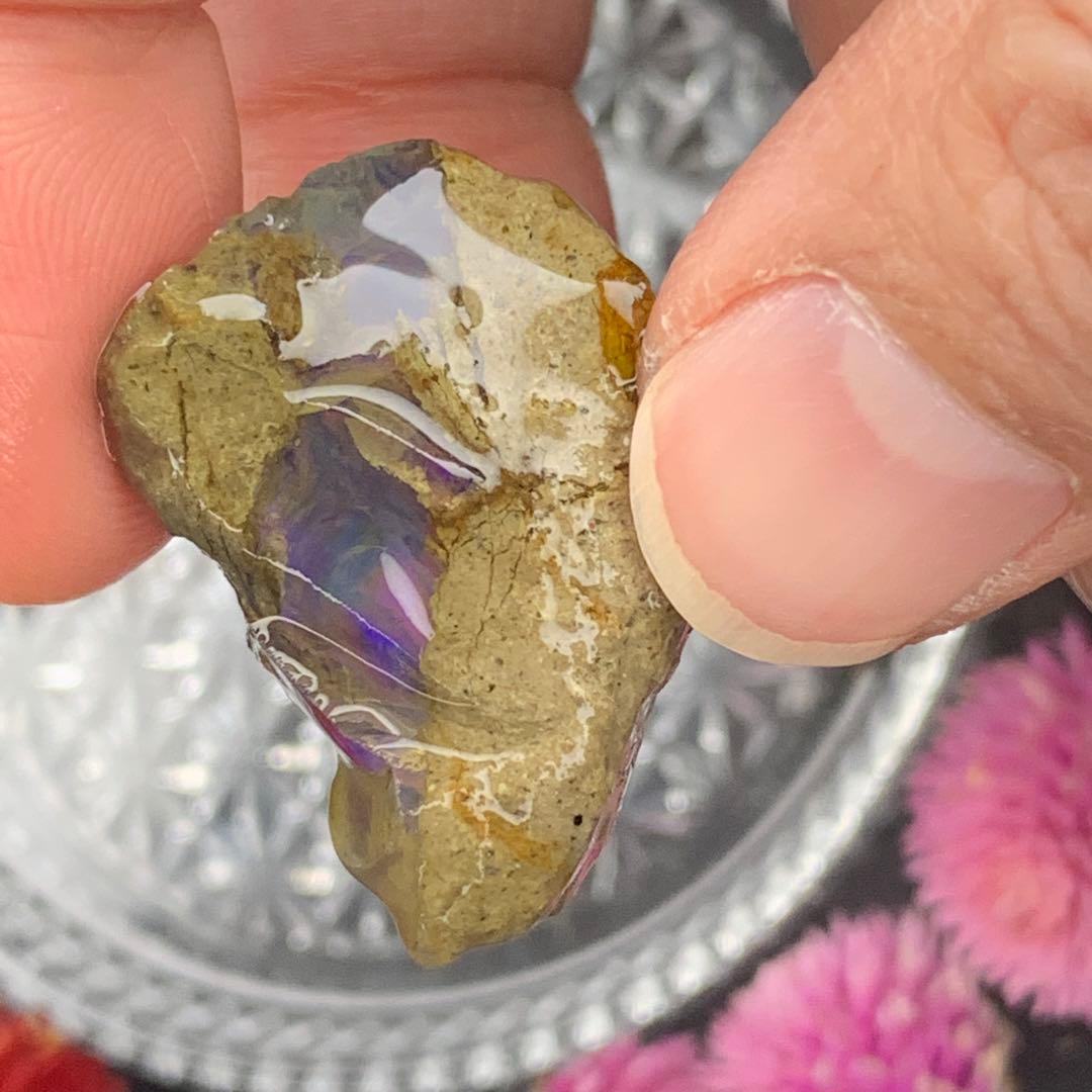 素朴で可愛いオパール原石56ct/鉱物標本