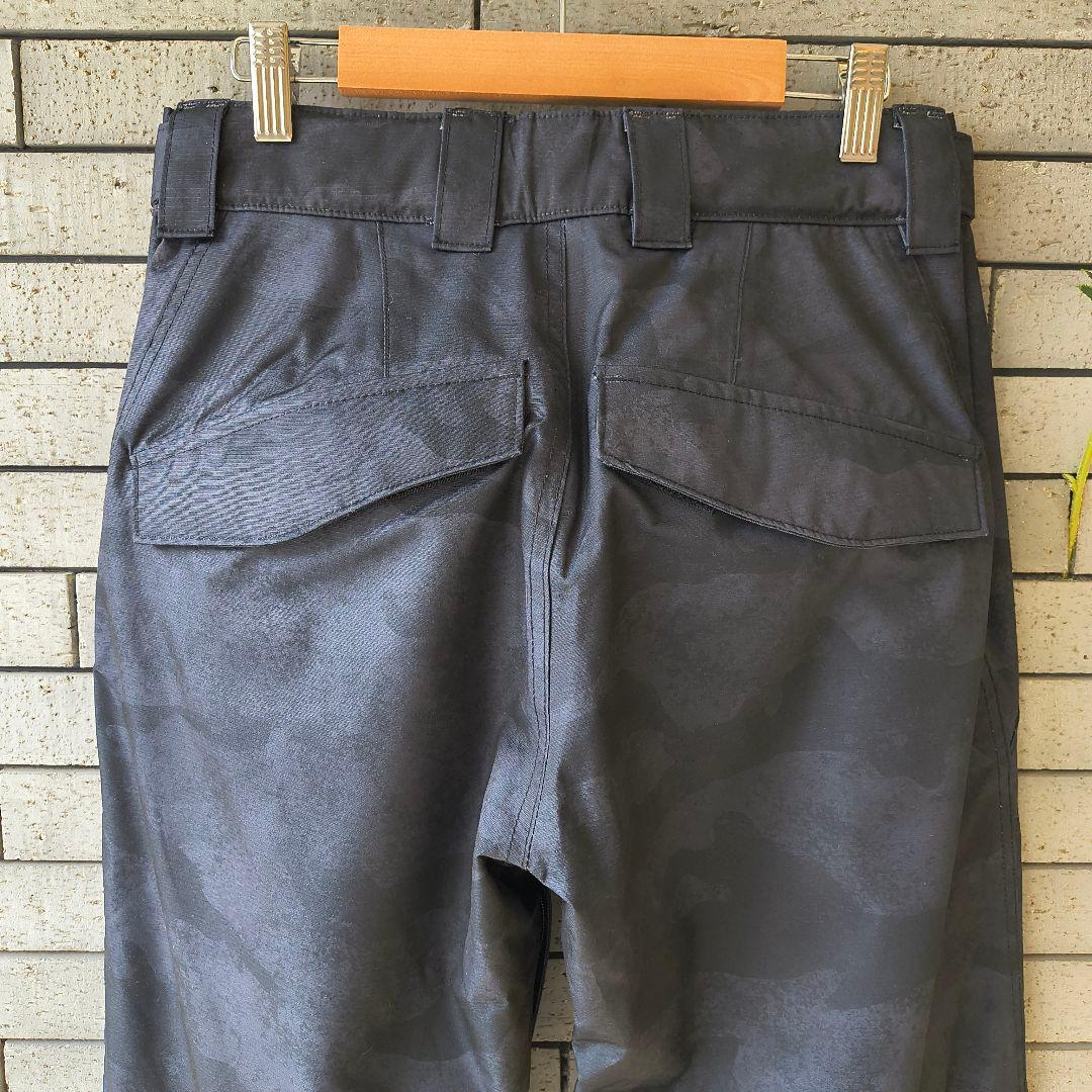 ♠ああ【オークリー】✨新品未使用　スノボードパンツ　ネイビーカモフラージュ