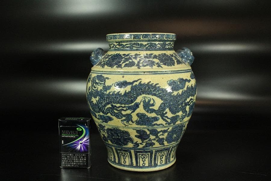 中国美術 青華 纏枝霊芝雲龍紋 獣耳罐 瓶(K-MB253)