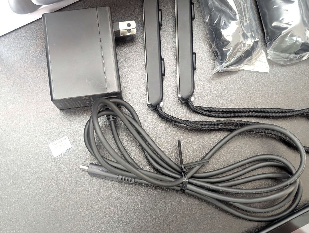 【中古】任天堂Switch本体 + プロコントローラー（おまけ付き）動作確認済み