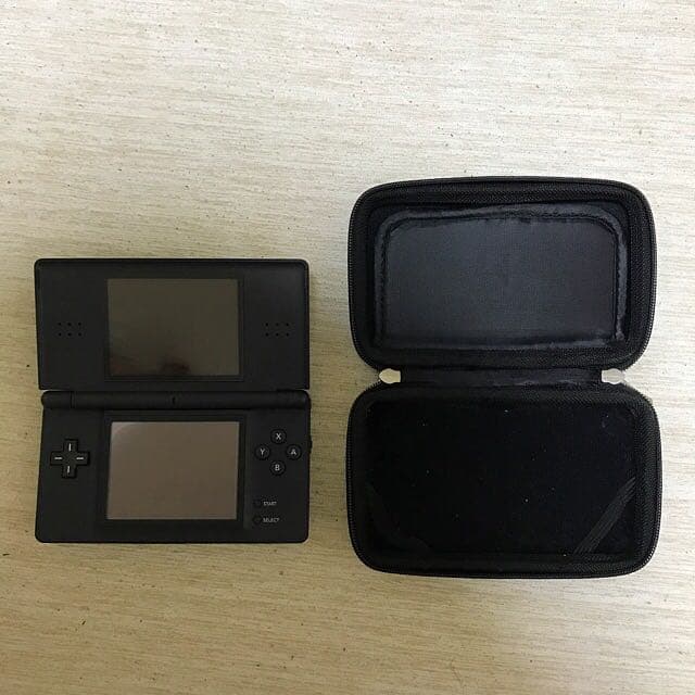 【お得】ニンテンドーDS Lite ＋ソフト7個セット