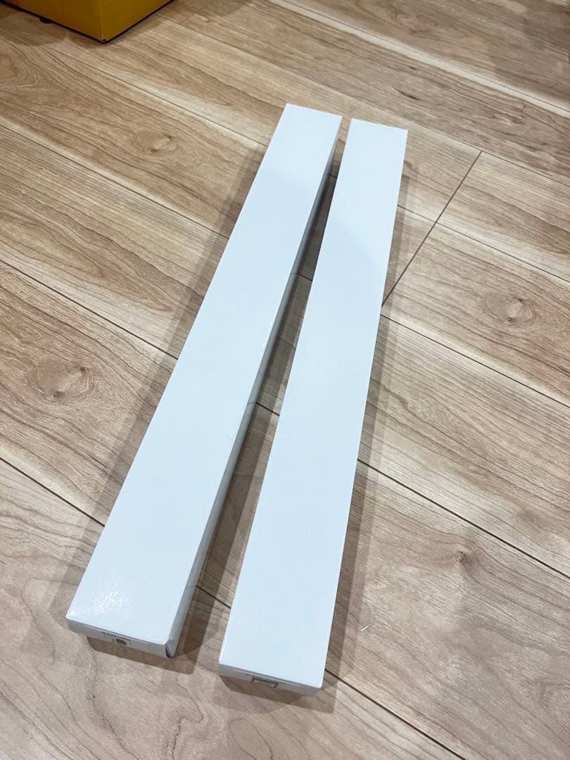 『リヴ・フォーエヴァー：Oasis 30 周年特別展』B2ポスター