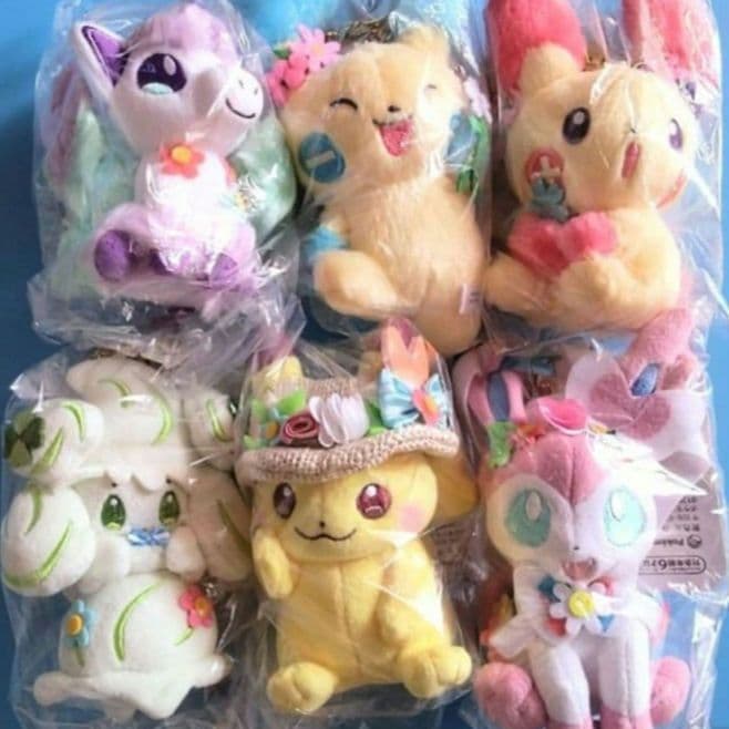 ポケモンセンター限定！　マスコット　イースター♡　リーフィア　ニンフィア