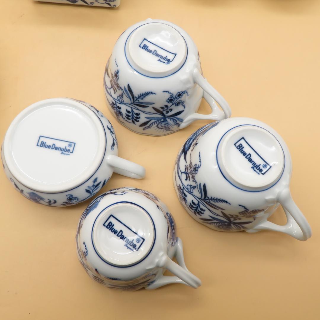 ブルーダニューブ Blue Danube　皿　カップ　ソーサ―　まとめて　１６個