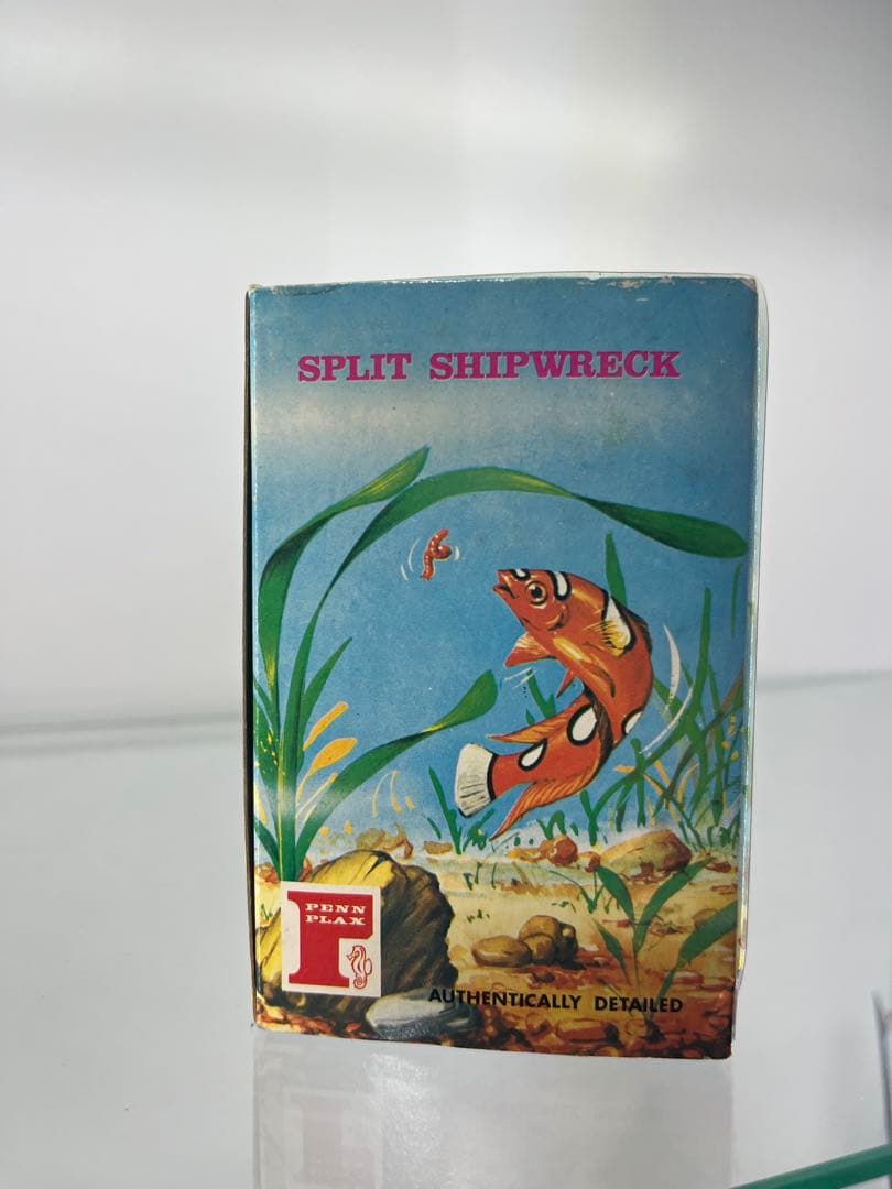 1970年代Penn-Plax社 大アマゾンの半魚人 と沈没船