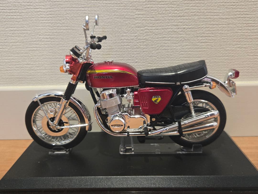 ホンダ CB750FOUR キャンディレッド アオシマ 1/12 バイク