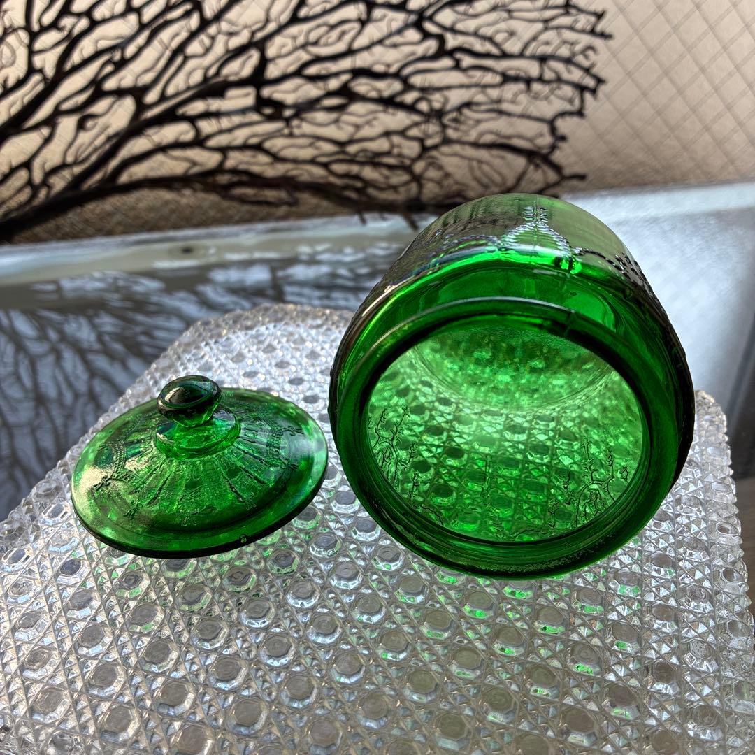 骨董　時代ガラス　吉祥　瓔珞紋プレス　上品　緑色ガラス　極小　飴屋瓶　菓子瓶