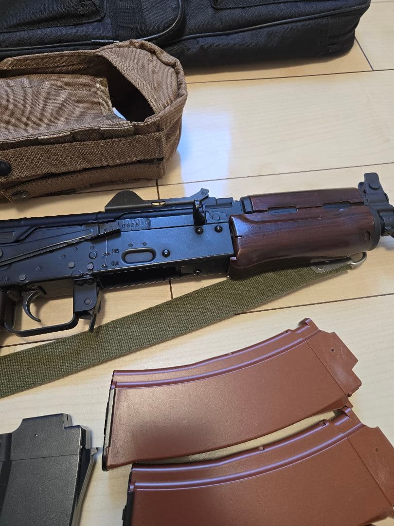 【東京マルイ】次世代AKS74U＋バック＋マガジン5本＋ベルトインサート付＋弾