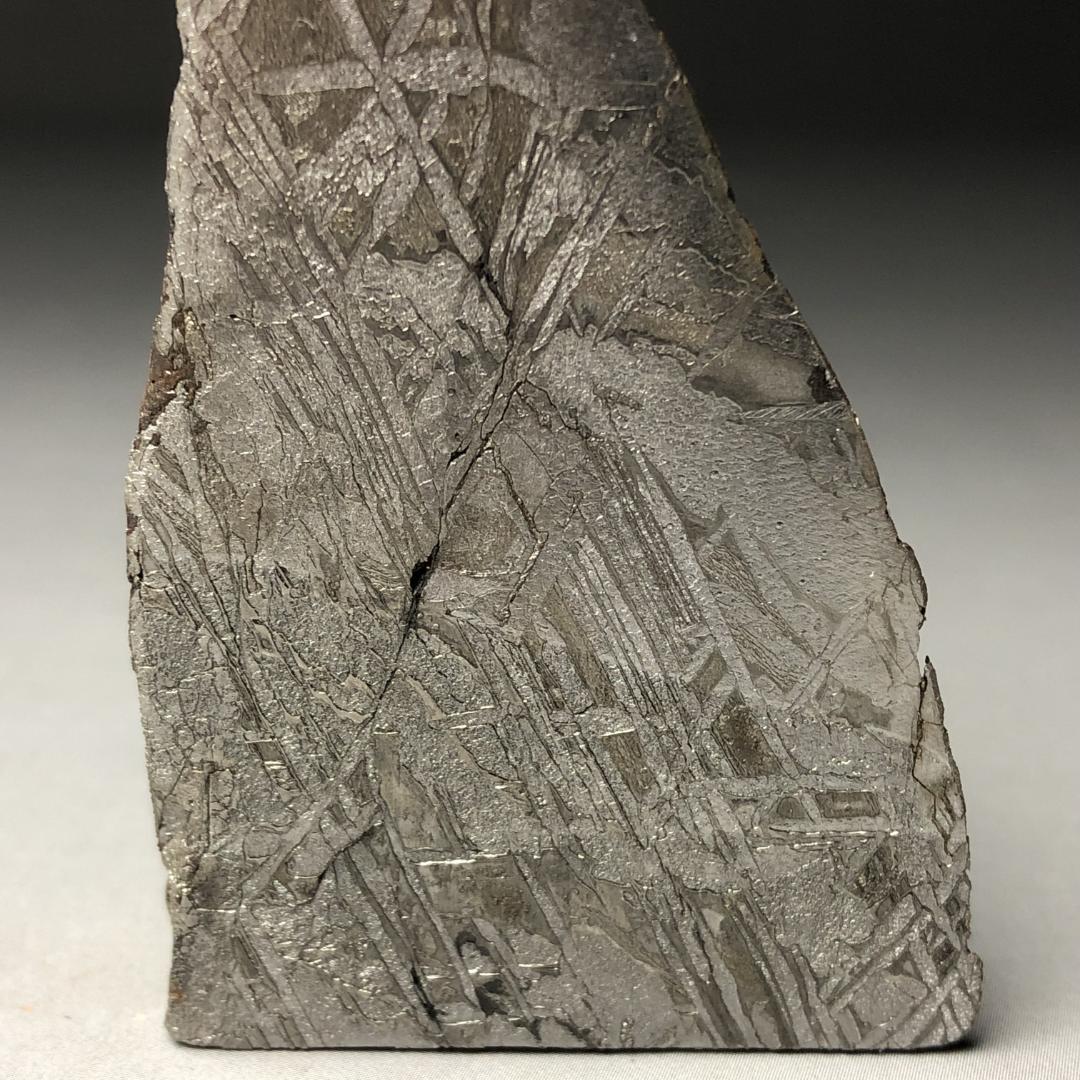 アルタイ隕石 鉄隕石　外皮付き隕石　エンドカット　原石　重さ約236ｇ