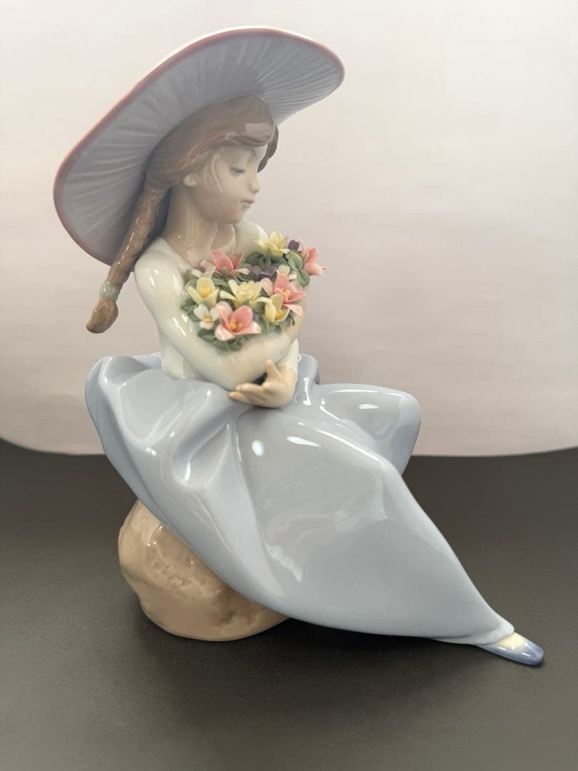 美品 LLADRO 花の香りに包まれて　リヤドロ　 陶器製 レア 廃盤品