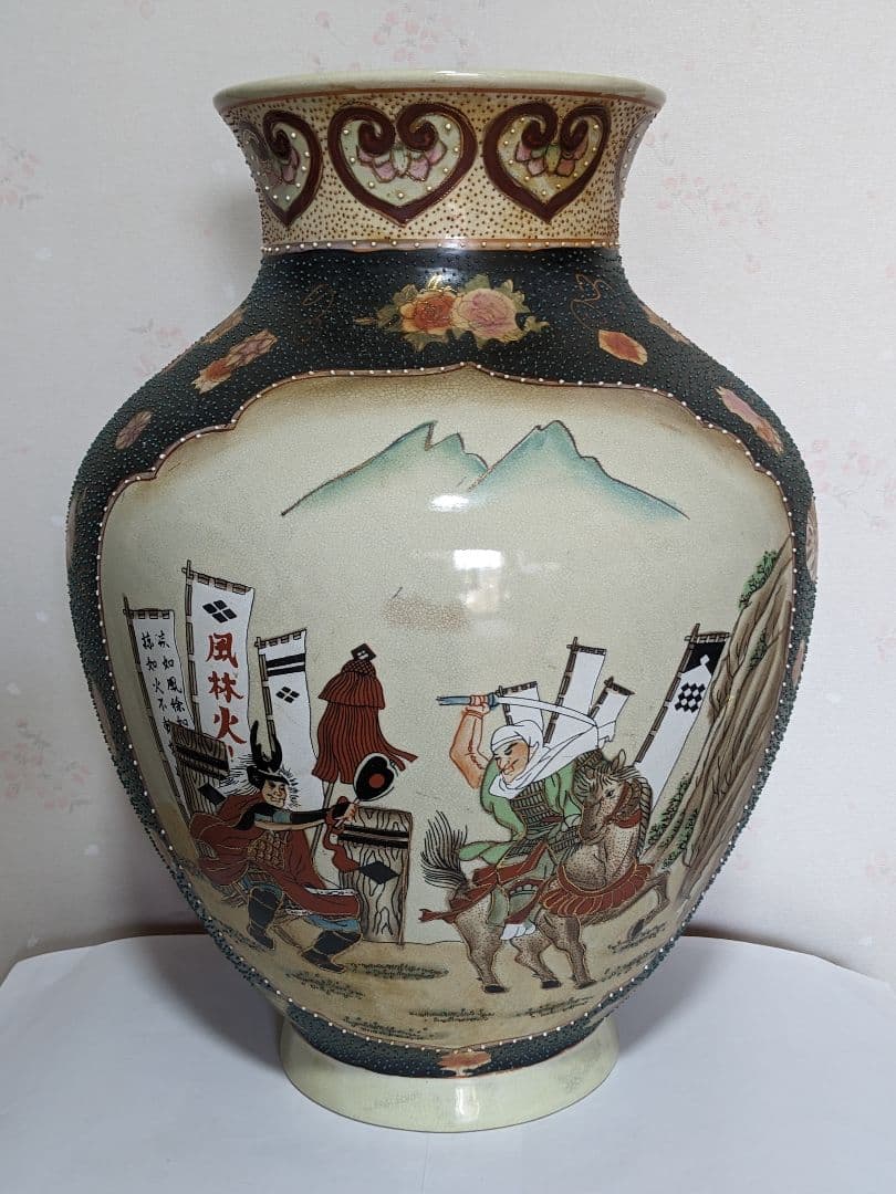 ♦ 美人花車上杉武田川中島決戦図 壷 薩摩 九谷焼 置物飾り 古美術骨董品