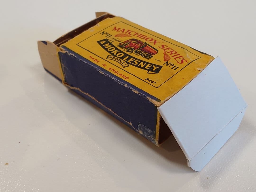 ミニカー MATCHBOX No.11 a ERF Petrol Tanker