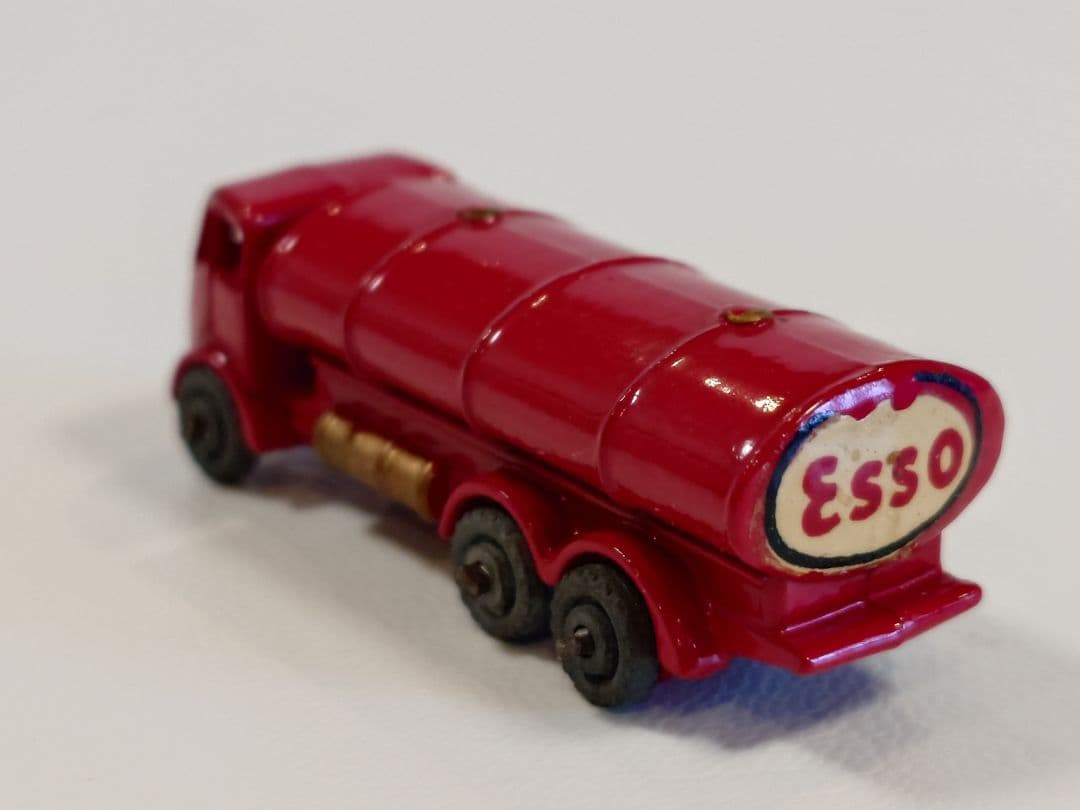 ミニカー MATCHBOX No.11 a ERF Petrol Tanker