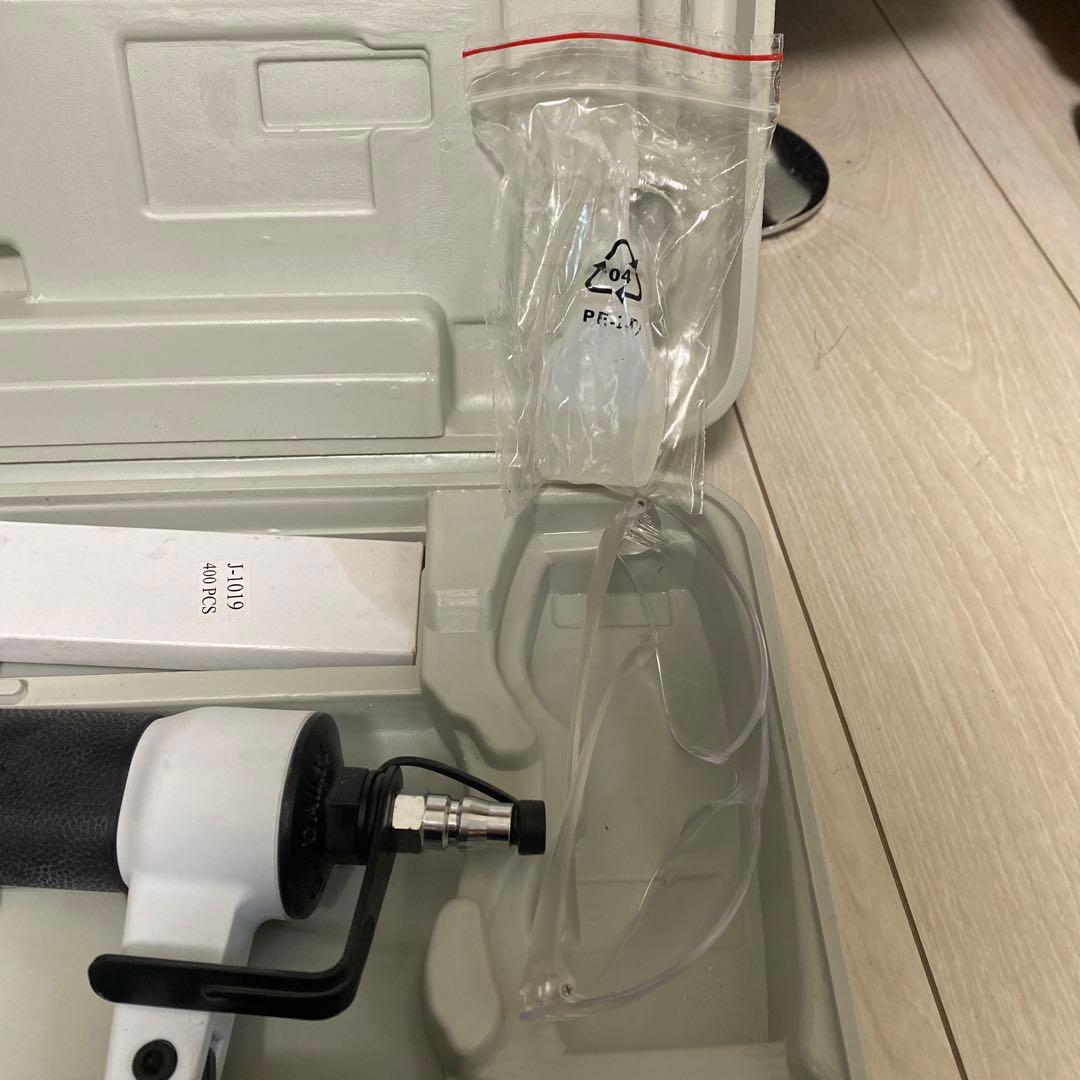 超軽量エアタッカー　T1025L