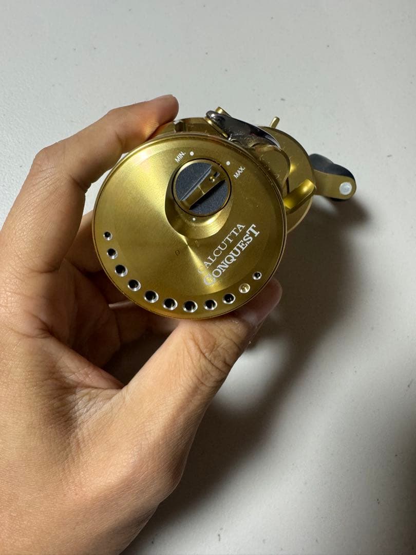 SHIMANO カルカッタ コンクエスト 201XG ゴールド