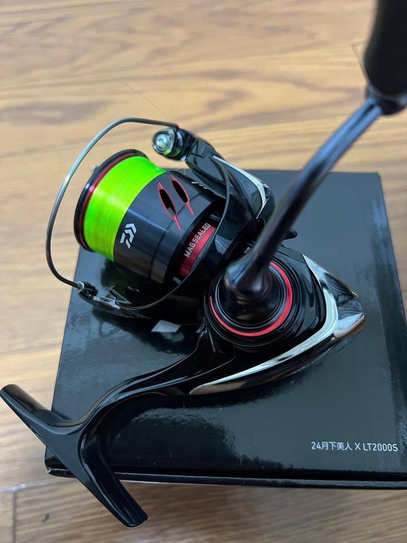 ［美品］ダイワ 月下美人X LT2000S スピニングリール