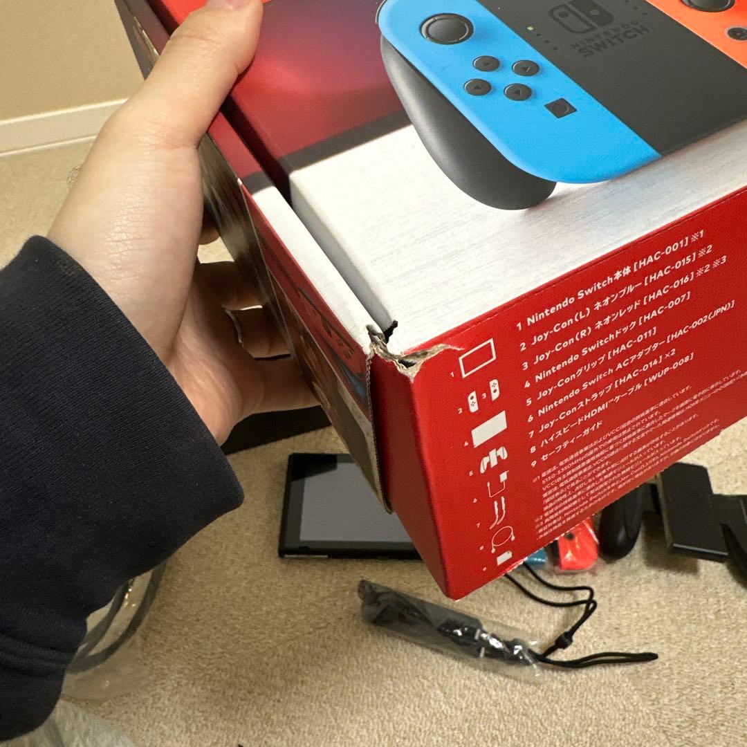 Nintendo Switch 本体 ネオンブルー・レッドジョイコン