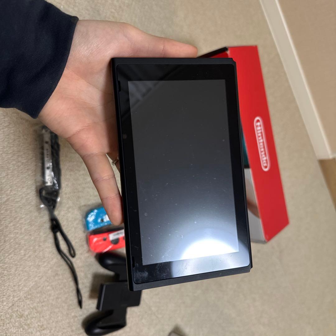 Nintendo Switch 本体 ネオンブルー・レッドジョイコン
