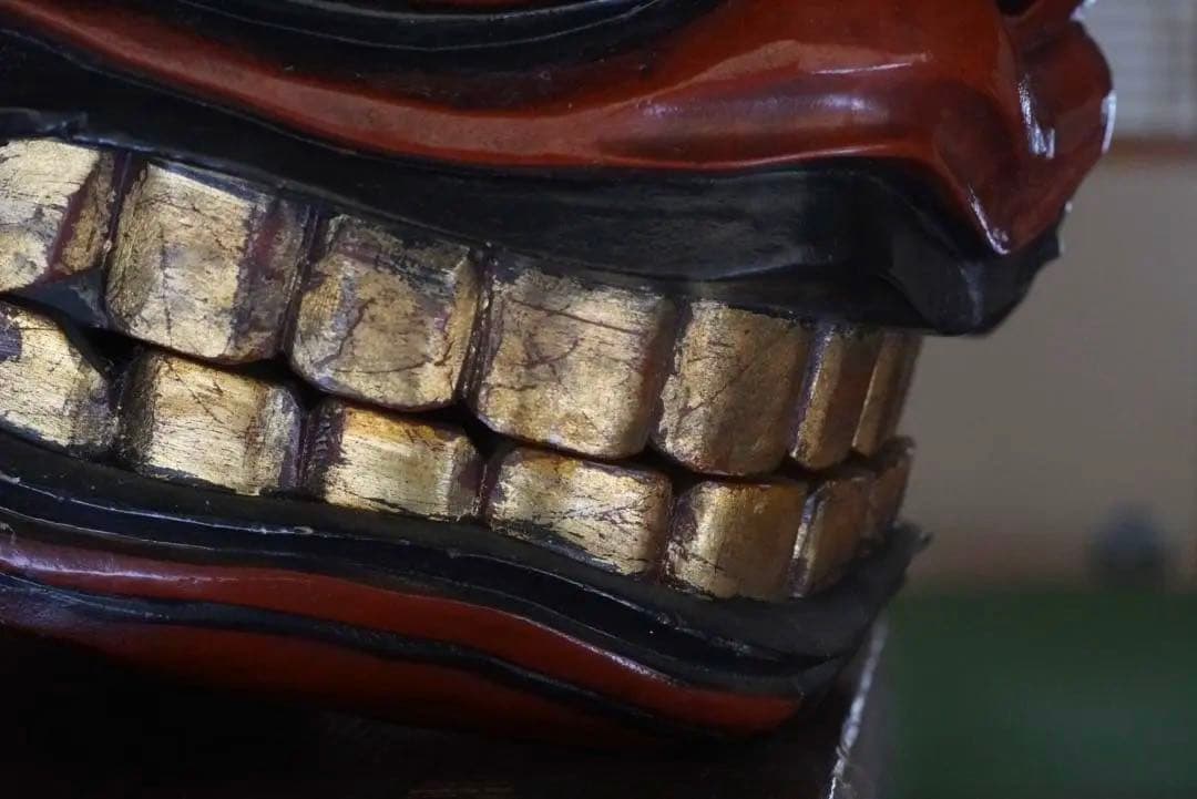 【獅子頭　漆塗り・金箔貼り】木彫　彫刻　獅子舞　民藝　骨董品　時代物　古道具