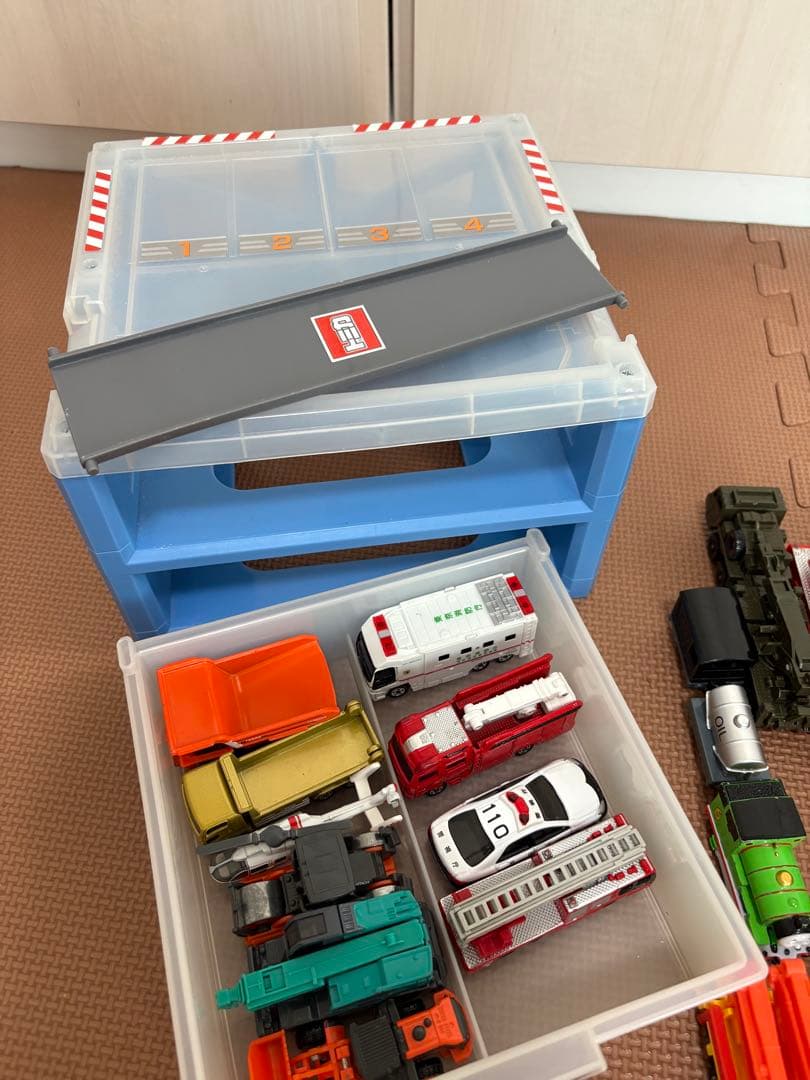 トミカまとめ売り　ケース付き　37台　ロングトミカ