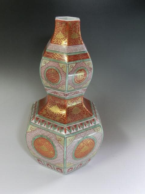 花瓶■赤絵金襴手六角瓢赤玉花入「九谷陶源」丸窓寿萬紋 窓花唐草金彩 時代物■
