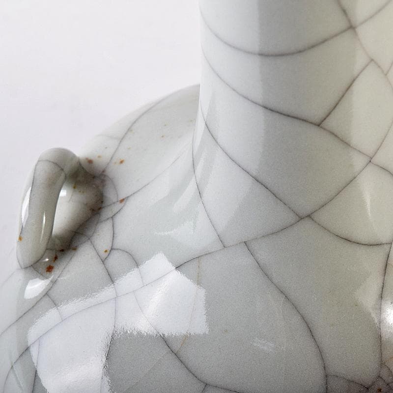 中国　大清乾隆年製款　哥窯　白磁　金糸鉄線　氷裂文　三足瓶　M　7993E