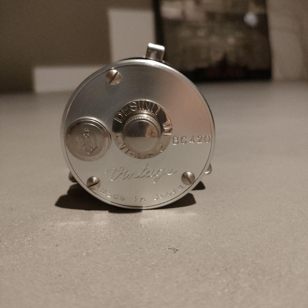 新品　五十鈴　リール　bc420sss シルバー