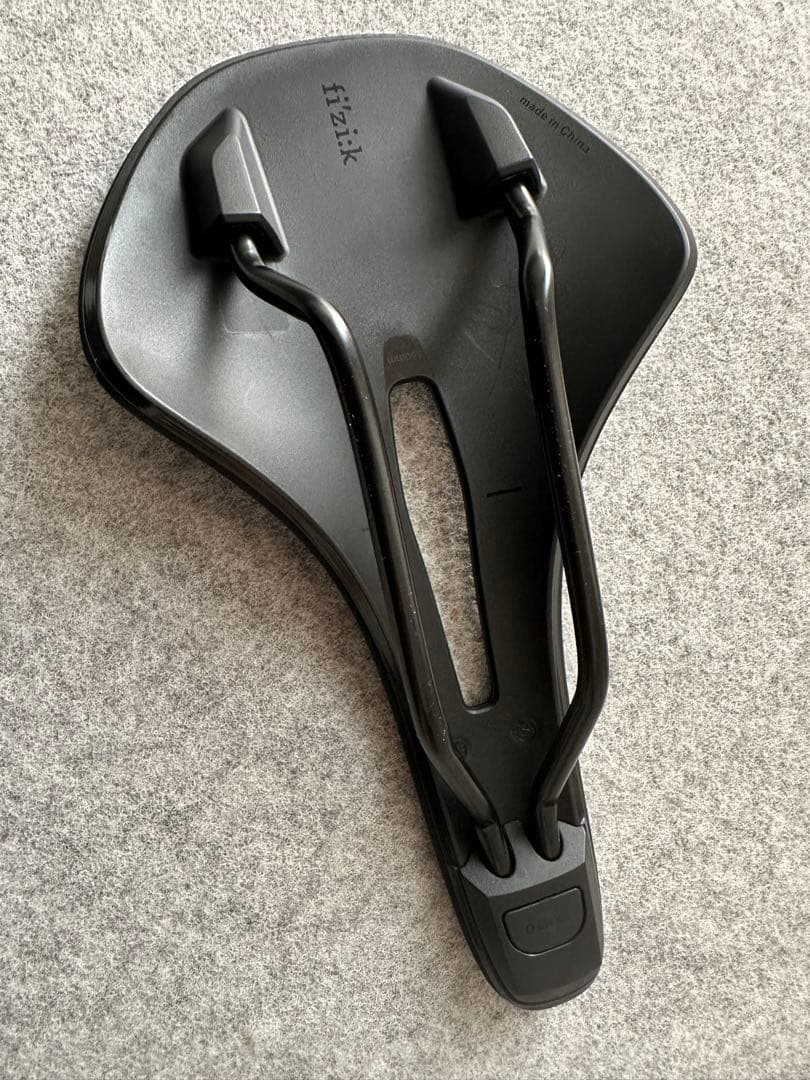 fizik antares vento r5 幅150mm サドル