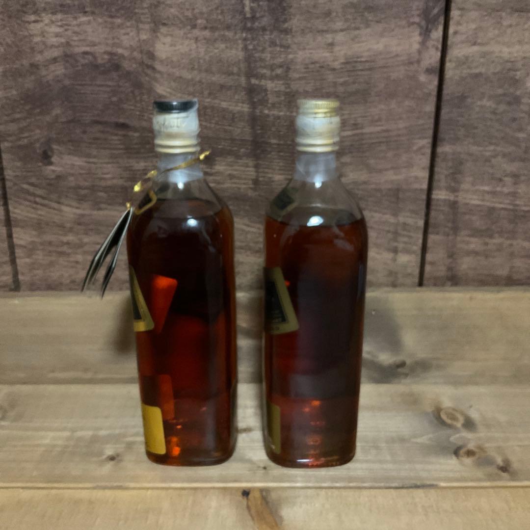 ウィスキー古酒　ジョーウォーカーブラックラベル　金黒キャップ　白紋章2本セット