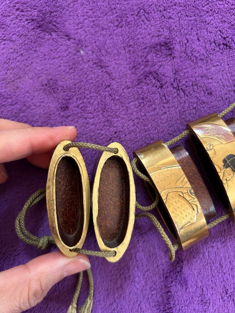 金色 漆器 印籠 根付 薬入れ 小物入れ オブジェ