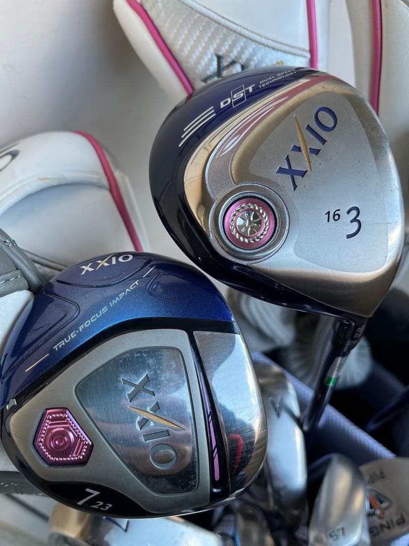 レディース！超豪華XXIO 9＆10代目女性用ゴルフセット+キャデバッグ+オマケ