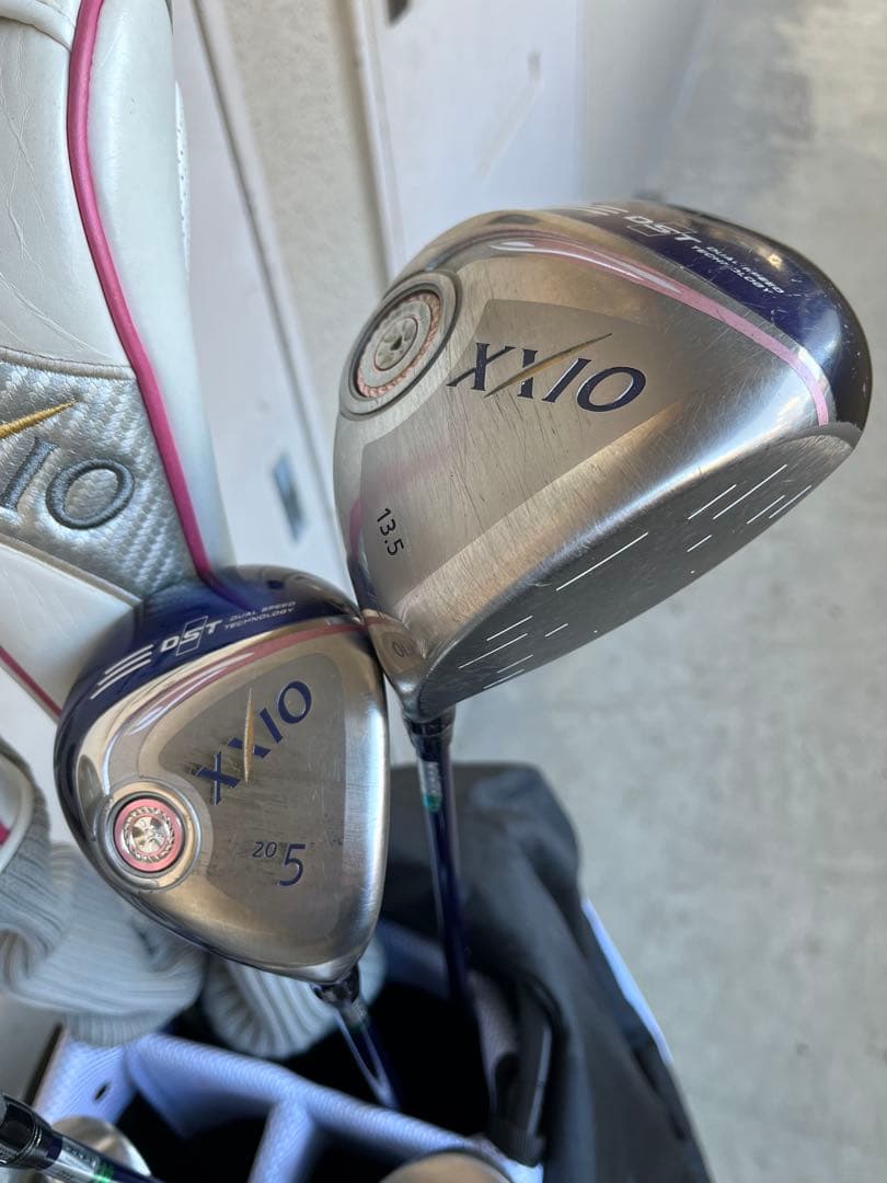 レディース！超豪華XXIO 9＆10代目女性用ゴルフセット+キャデバッグ+オマケ