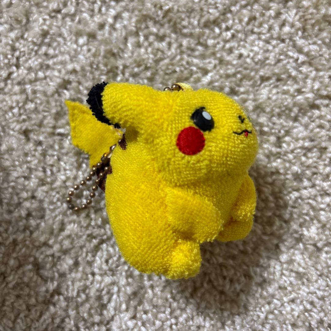 TOMY レトロ　困り顔 ピカチュウ　ボールチェーンぬいぐるみ　初期ピカチュウ