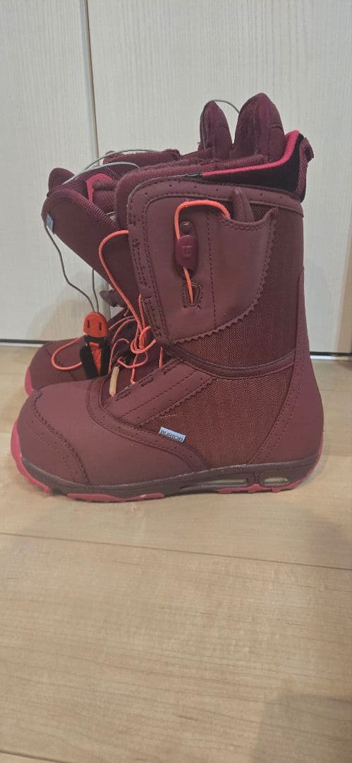 綺麗！！BURTON スノーボードブーツ(女性用)