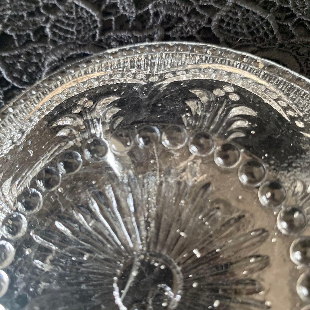 アンティークのプレスガラス製 明治〜昭和ガラスの小皿5枚セット　ウランガラス