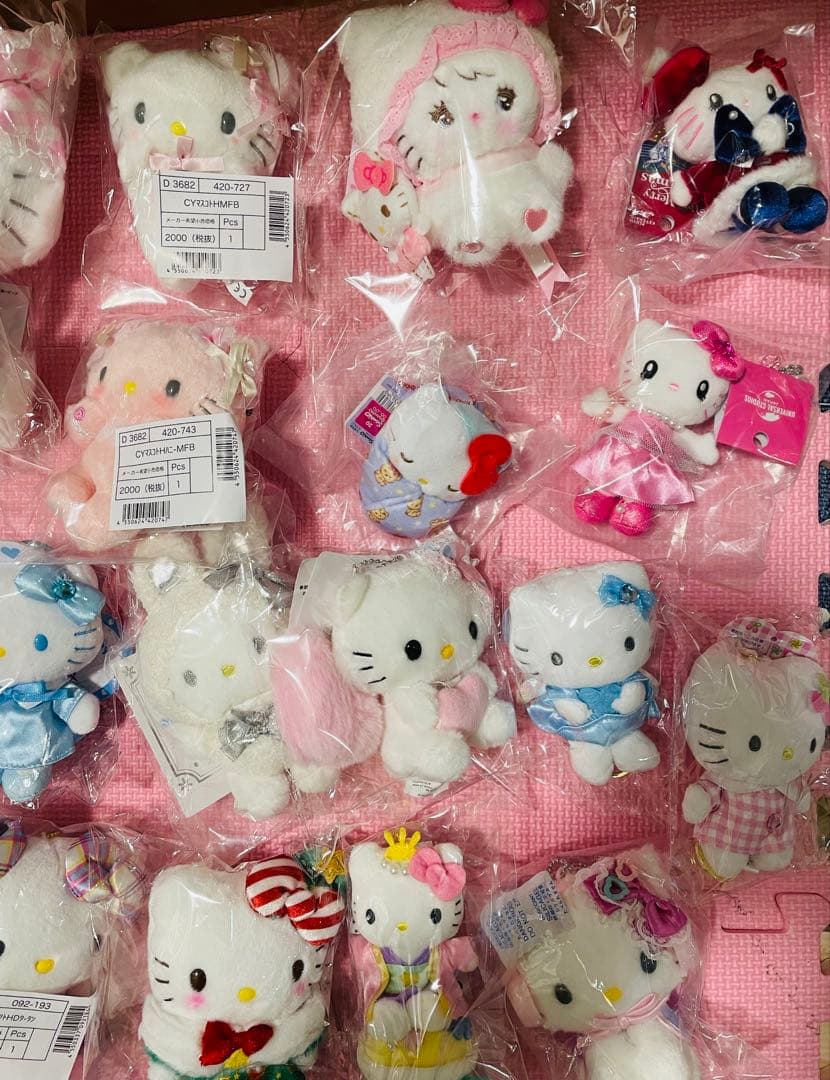 サンリオハローキティぬいぐるみマスコットまとめ売り