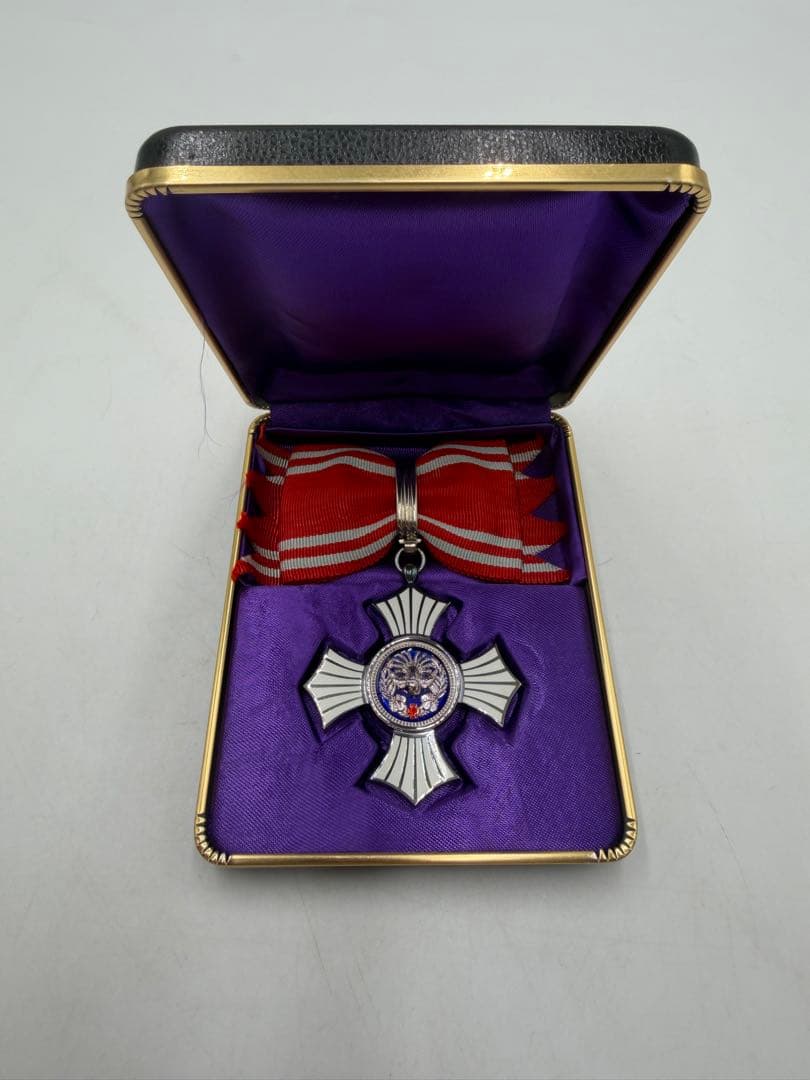 銀色有功章 日本赤十字社 勲章 昭和21年　ケース付