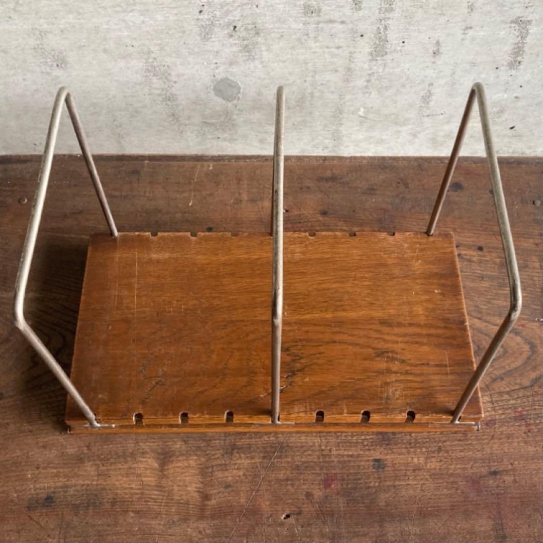 古い味のある本棚 書類 飾り台 スタンド ラック 木製 金属 レトロ ビンテージ