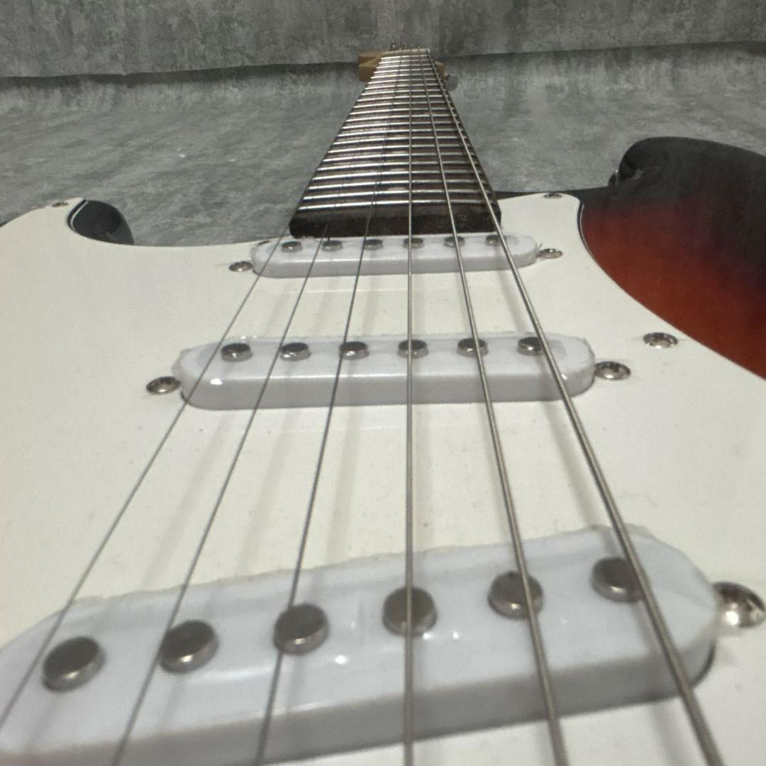 BUSKER’S Lefty ストラトタイプ サンバースト 送料無料　匿名配送