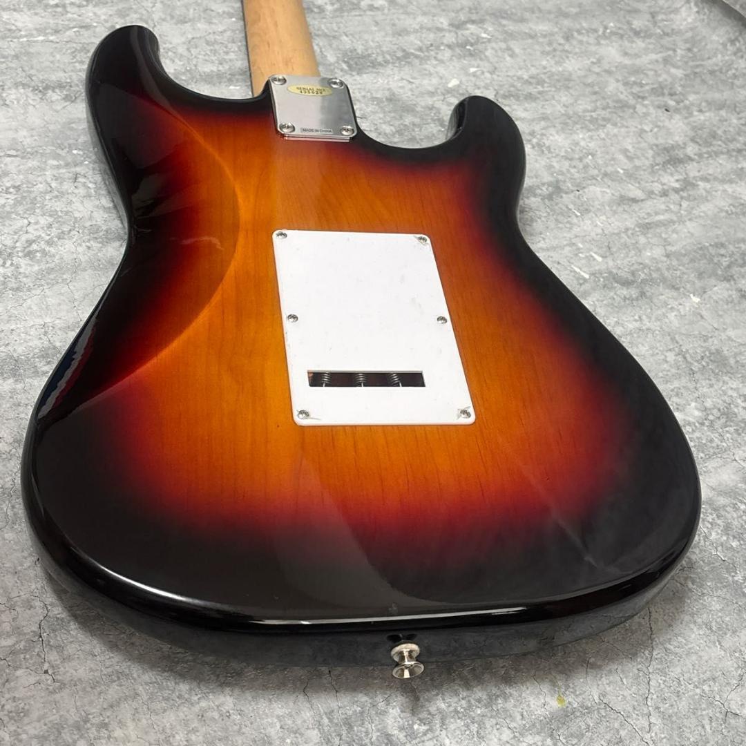 BUSKER’S Lefty ストラトタイプ サンバースト 送料無料　匿名配送