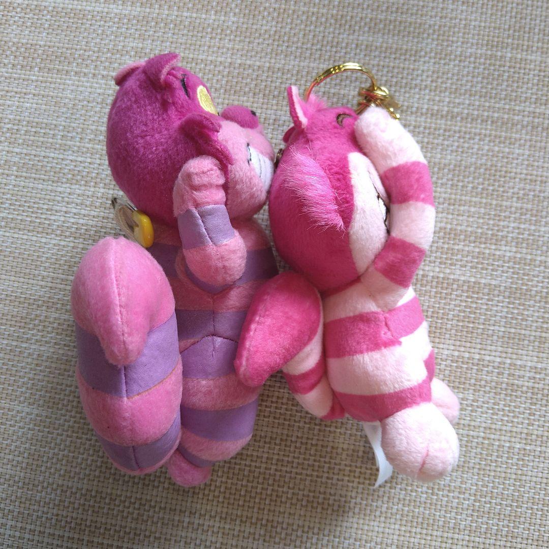 ディズニー不思議の国のアリス　チシャ猫ぬいぐるみバッジキーチェーン