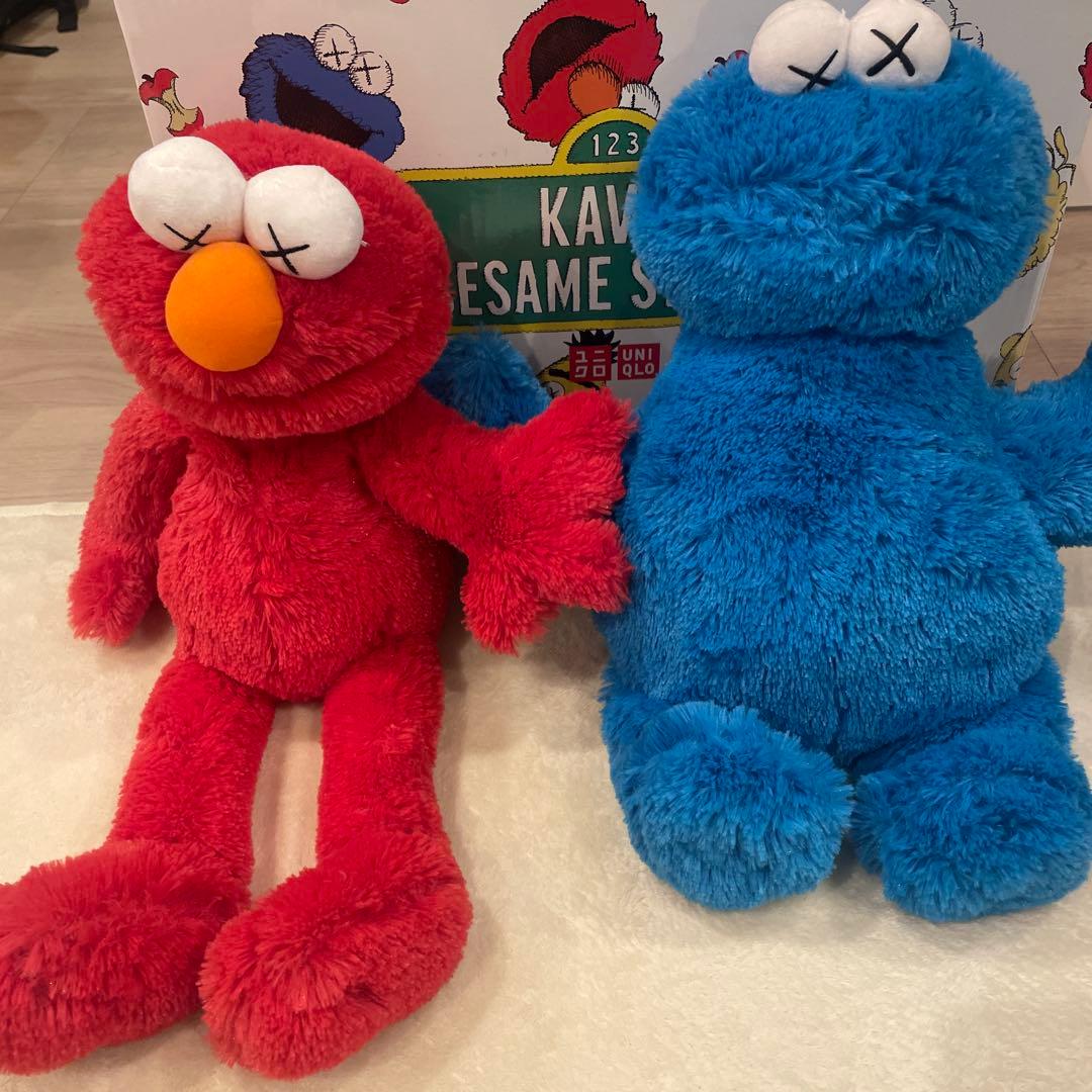 【KAWS×UNIQLO】セサミストリートのぬいぐるみ(BOXセット)タグ付き