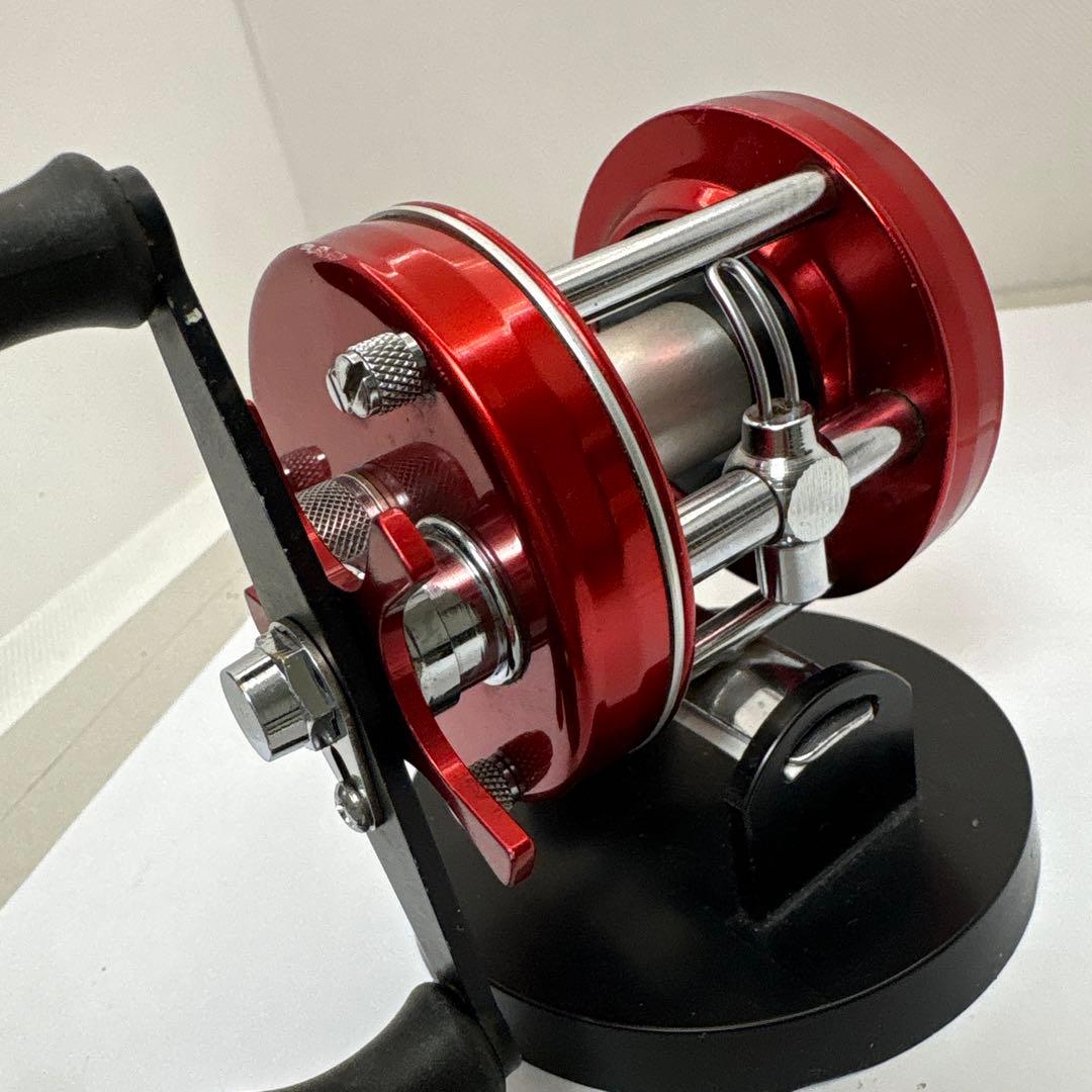 ABU Ambassadeur 5000 ベイトリール レッド