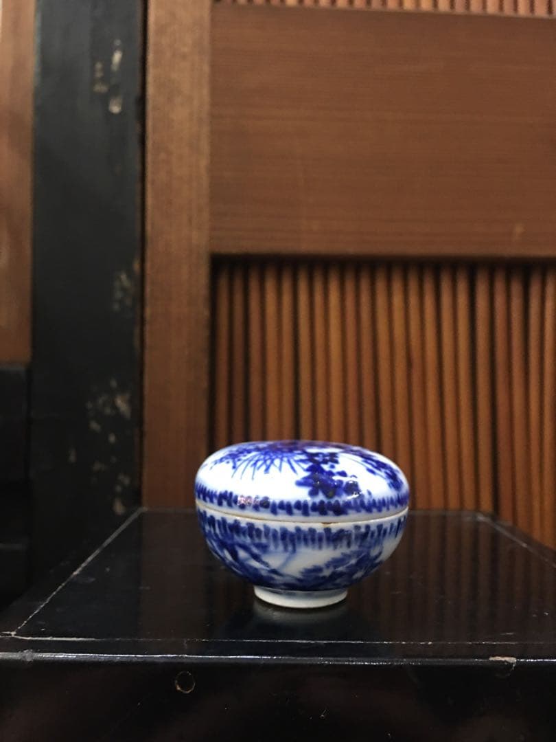 松風亭　草花紋　香合　蓋付き磁器　染付