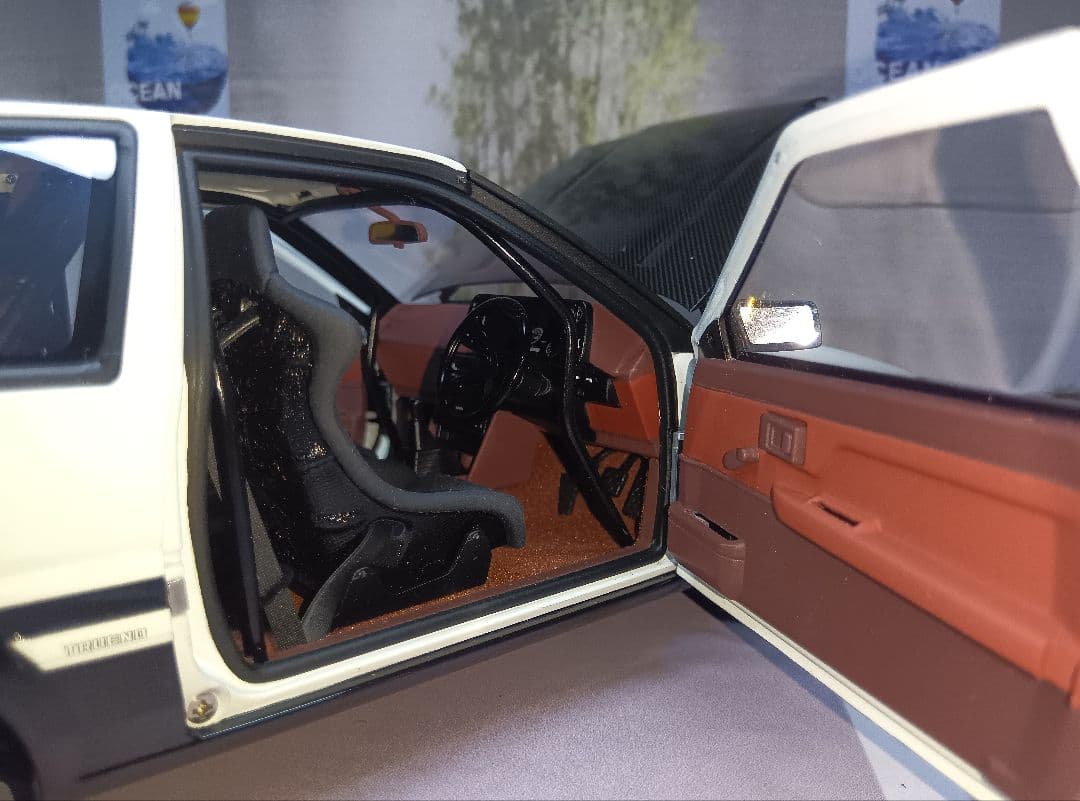 オートアート 1/18 トレノ 頭文字D(AE86) Final