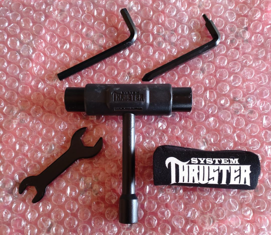 大放出　イエロー　31.5＜税送料2770円込み＞カスタム　前後カービングＴ搭載