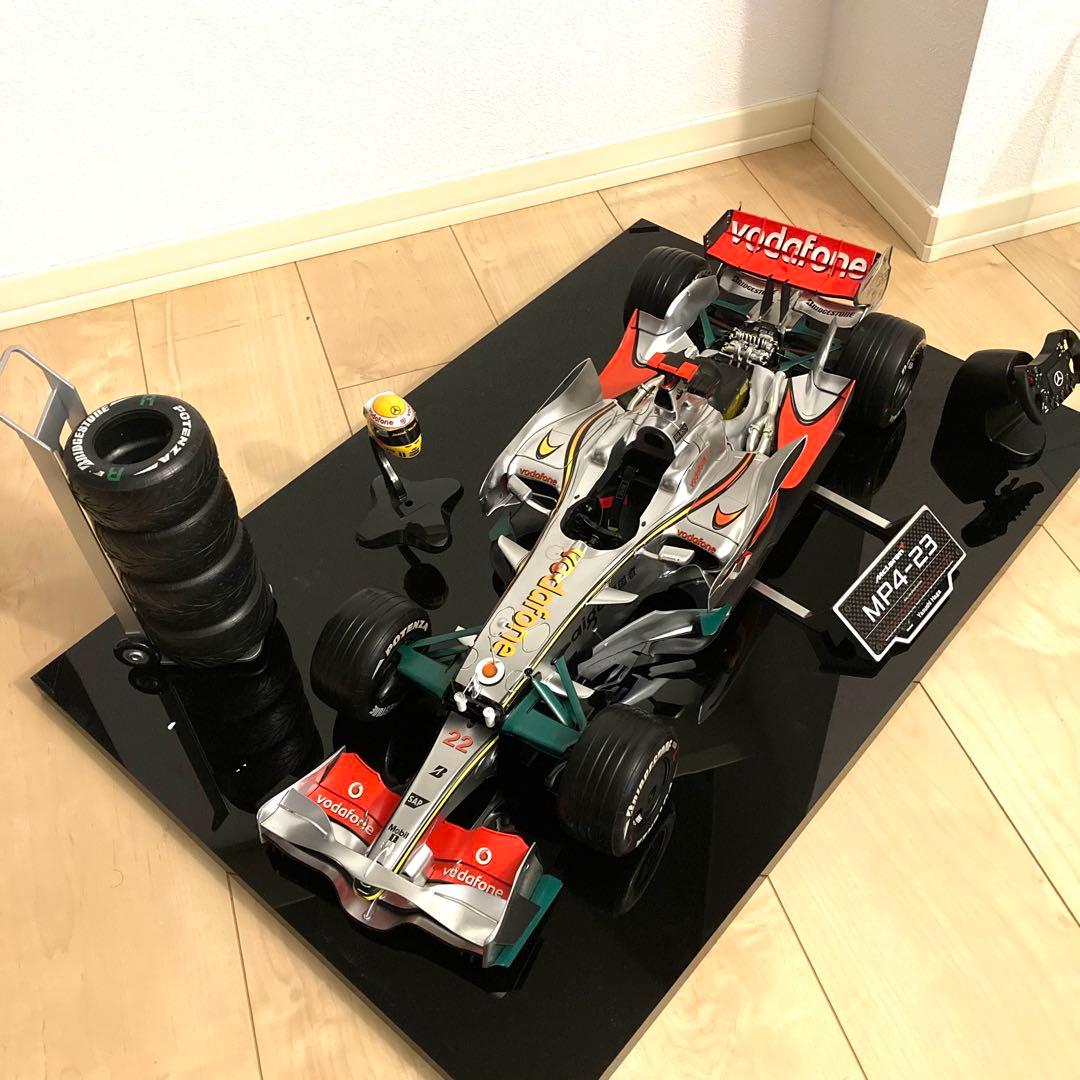 1/8 マクラーレンMP4-23 ハミルトン ディアゴスティーニ フィギュア付き