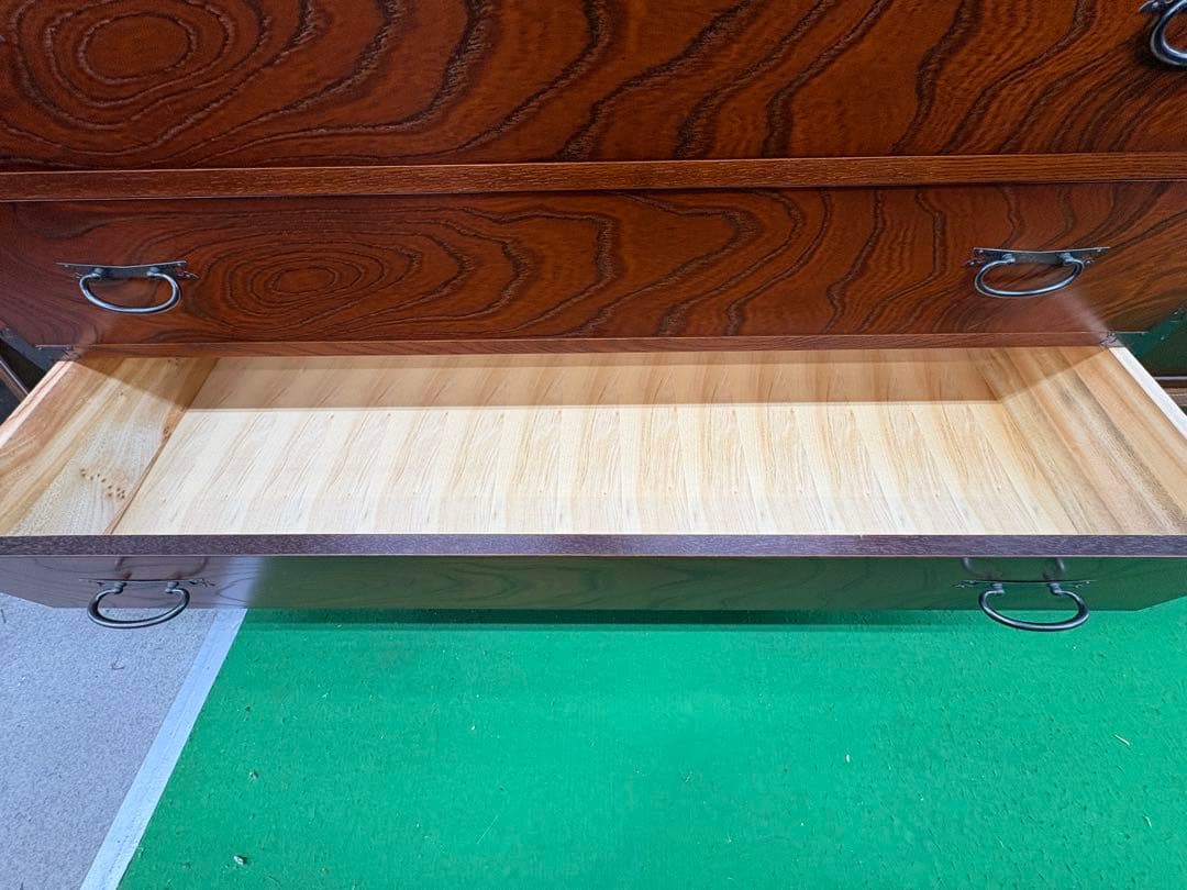 高級　和タンス　欅（ケヤキ）　漆塗り　桐箪笥　三段重ね　伝統工芸